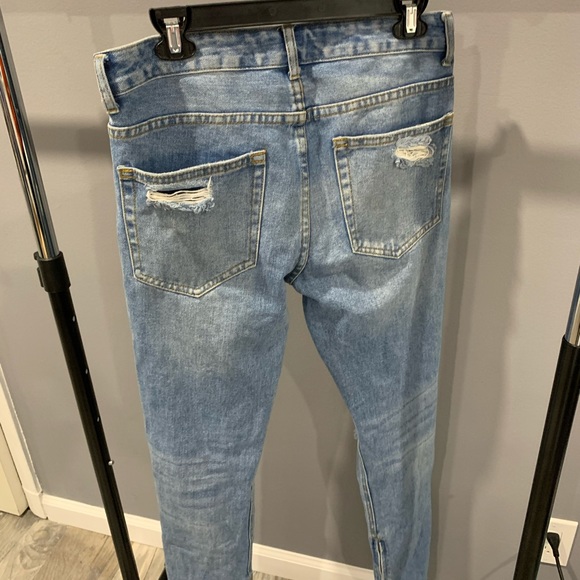 ripped jeans - Picture 2 of 3